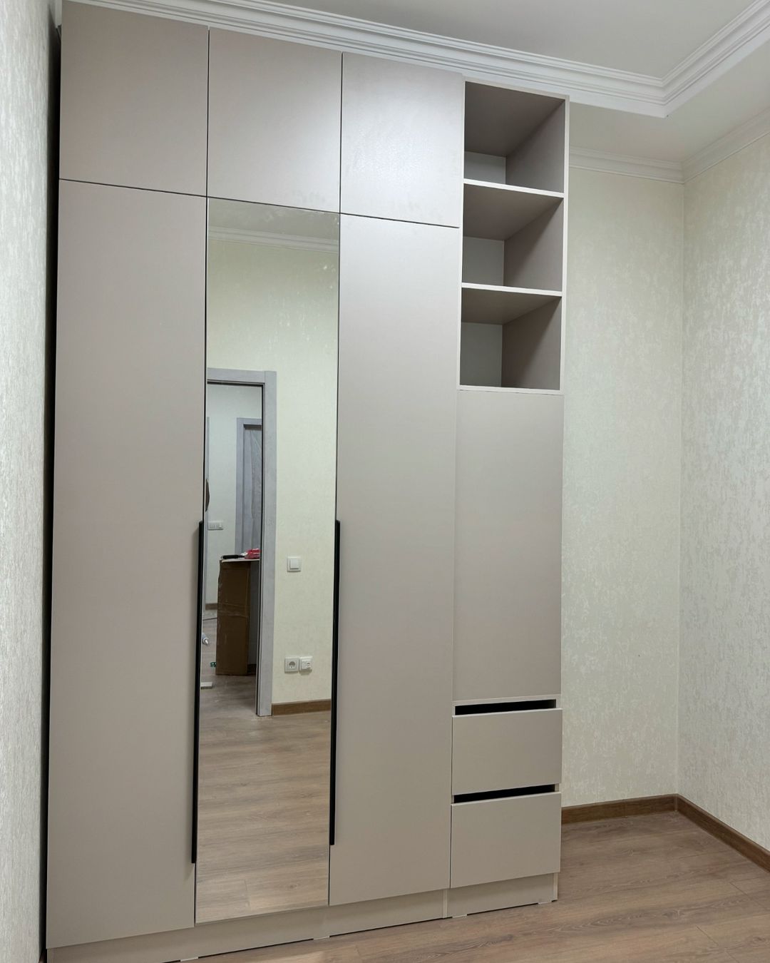 Wardrobe MIT 00019