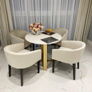 Classy 4 seater dinning set